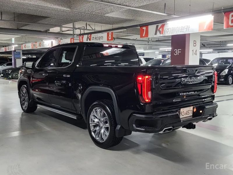 GMC Sierra