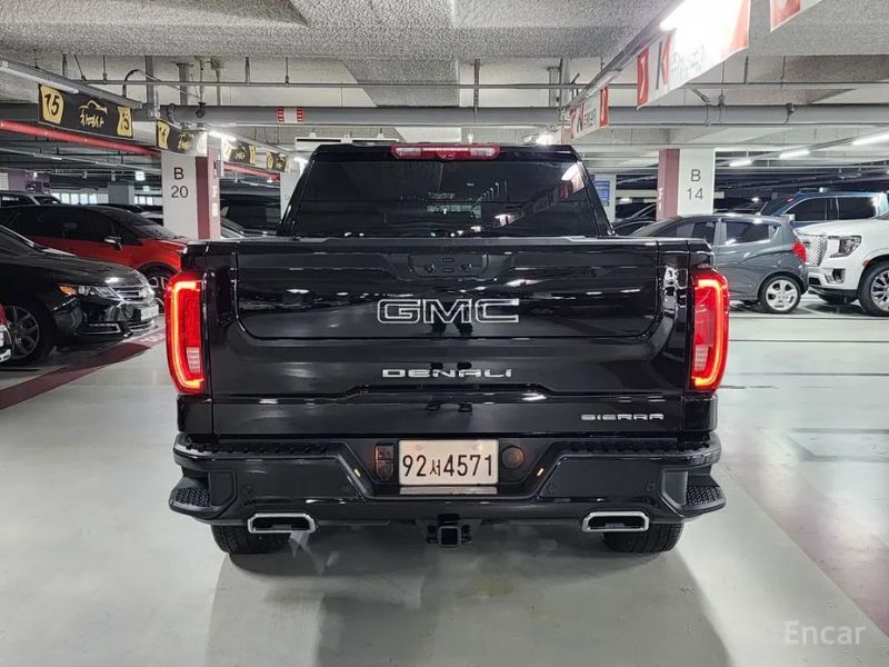 GMC Sierra