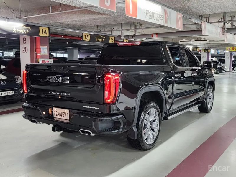 GMC Sierra