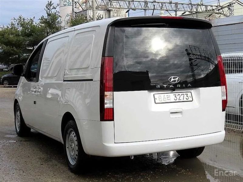 Hyundai Staria
