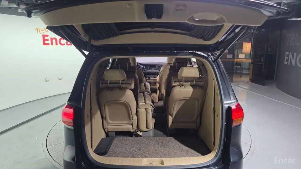 Kia Canival