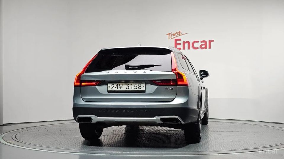 Volvo V90