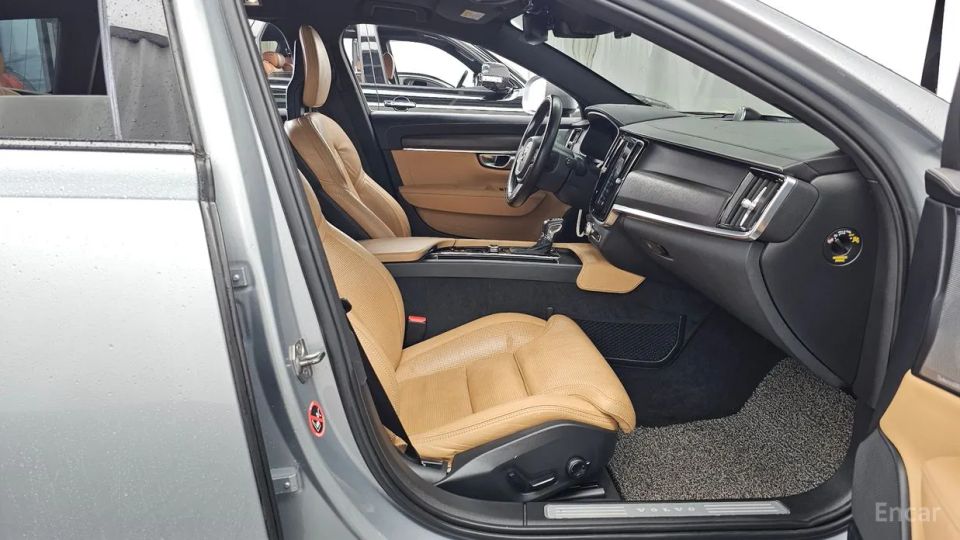 Volvo V90