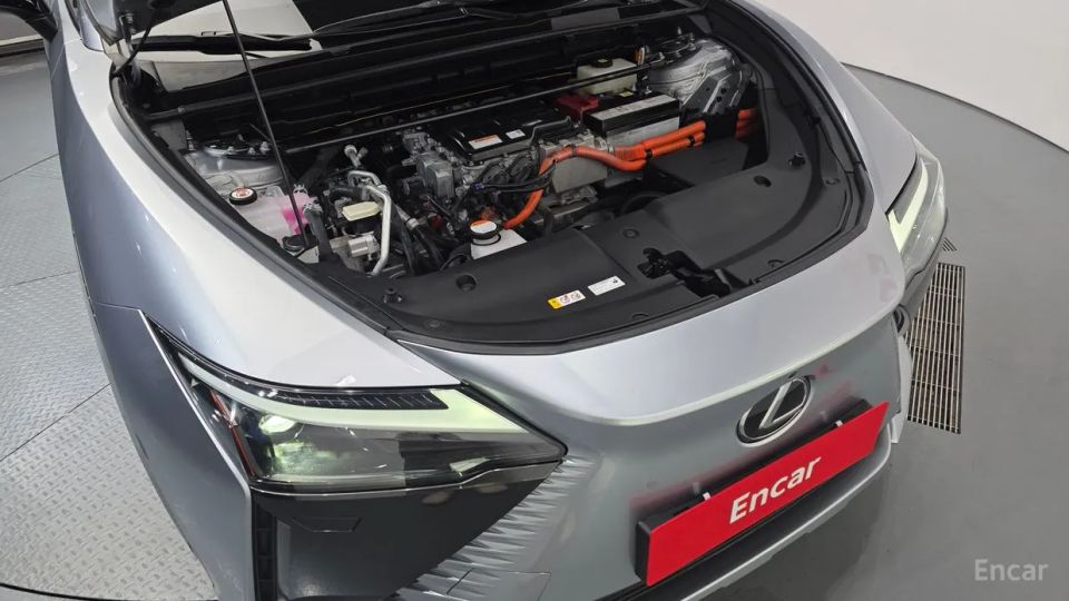 Lexus RZ