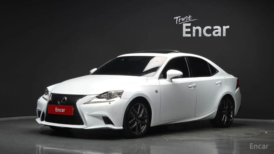 Lexus IS