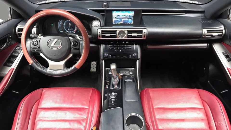 Lexus IS