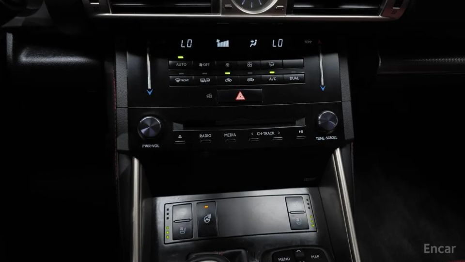 Lexus IS