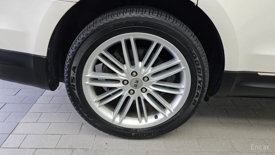 Lincoln MKT