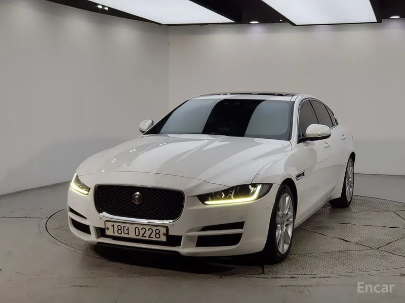 Jaguar XE