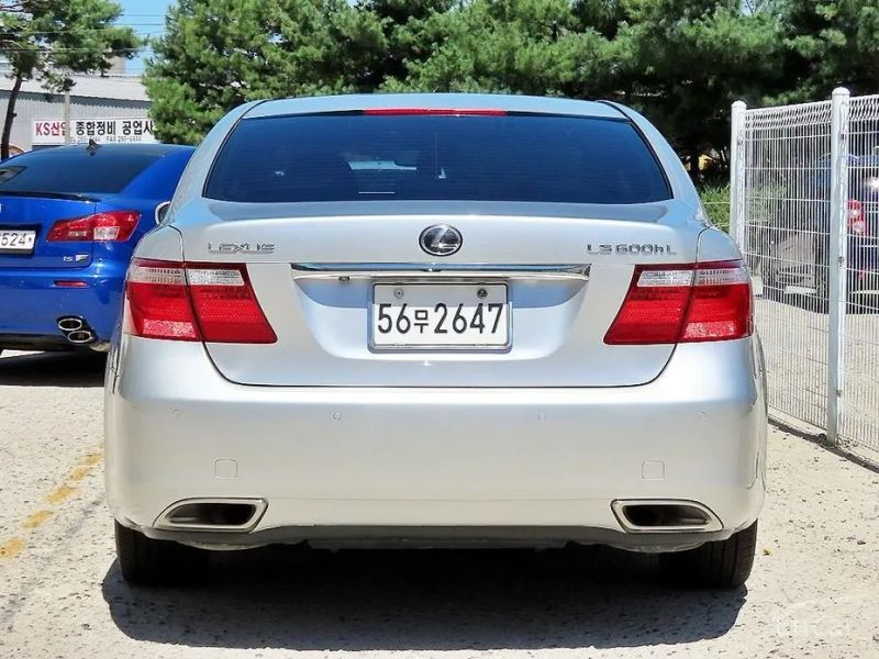 Lexus LS