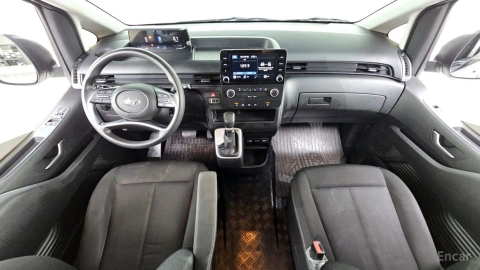 Hyundai Staria