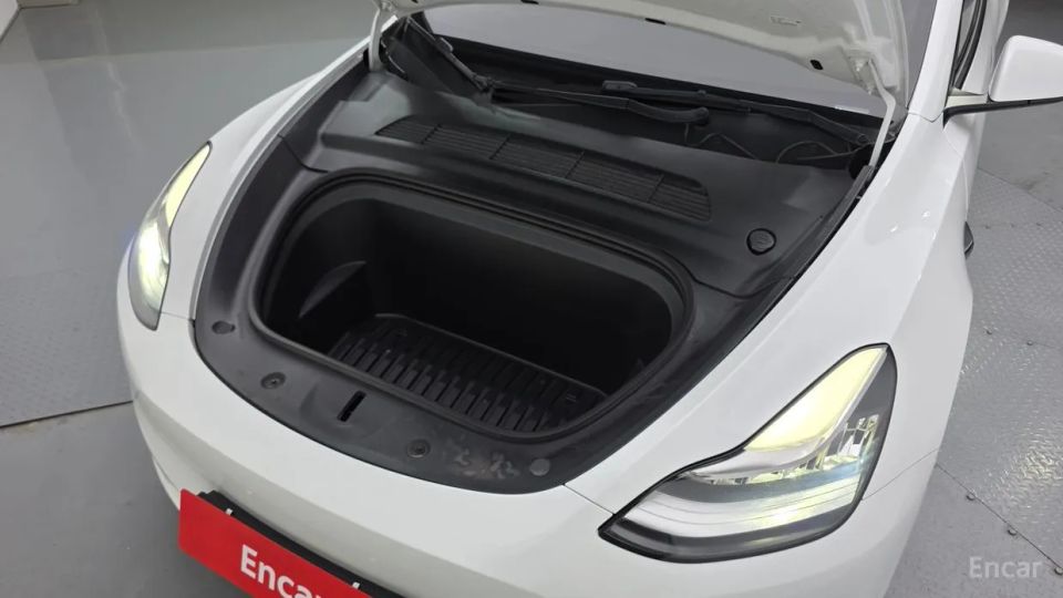 Tesla model-y