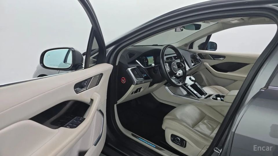 Jaguar I-PACE