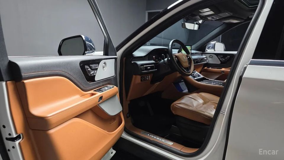 Lincoln Aviator