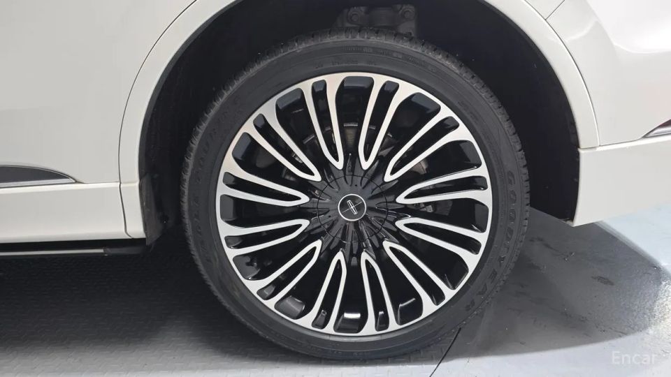 Lincoln Aviator