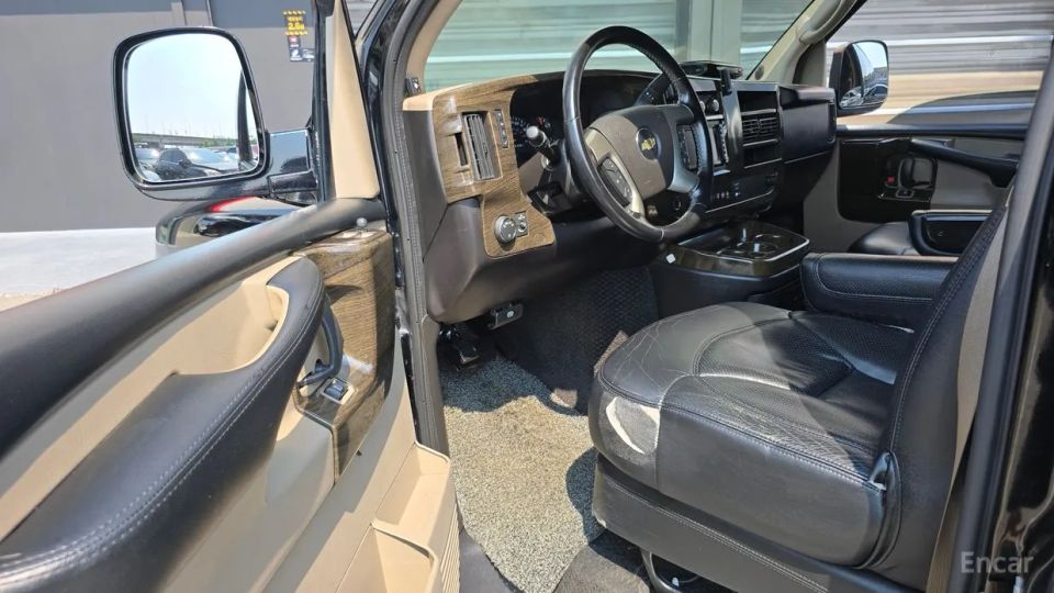 Chevrolet Express Van