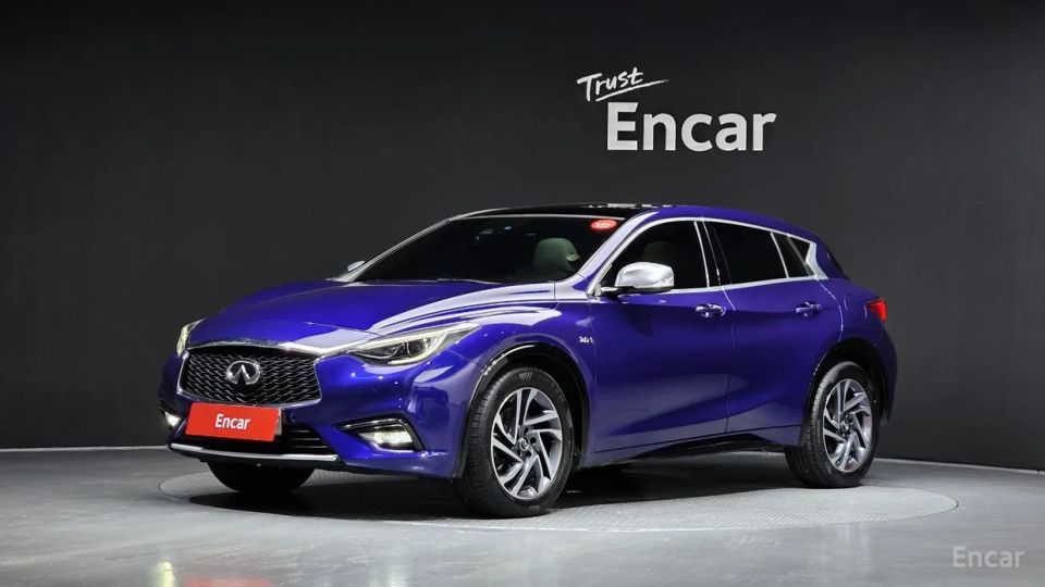 Infiniti Q30