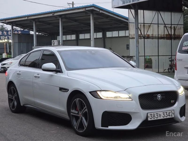Jaguar xf