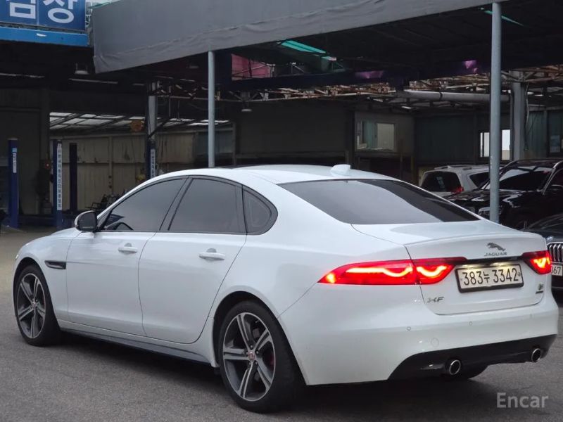 Jaguar xf