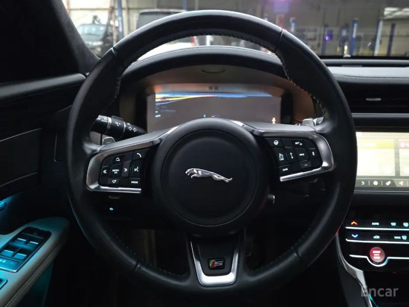 Jaguar xf