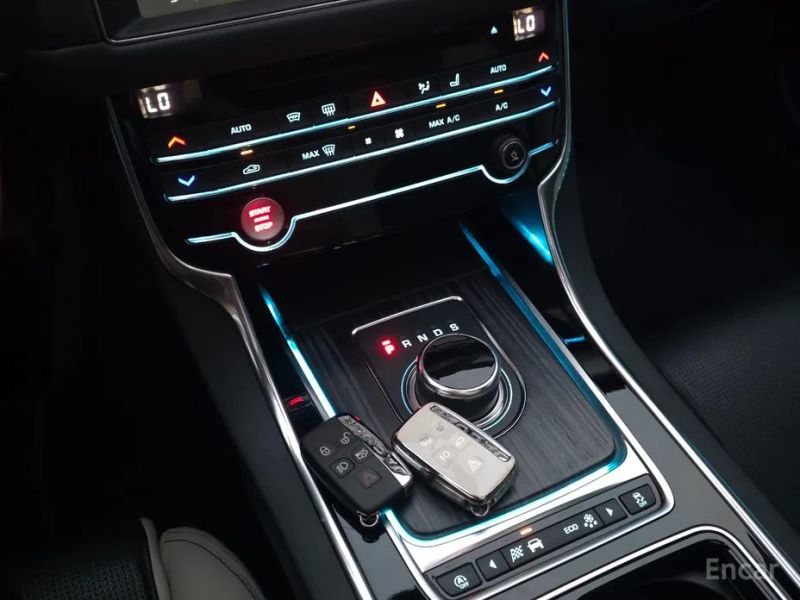 Jaguar xf