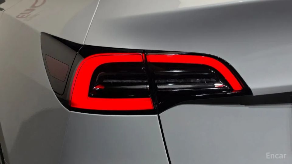 Tesla model-y
