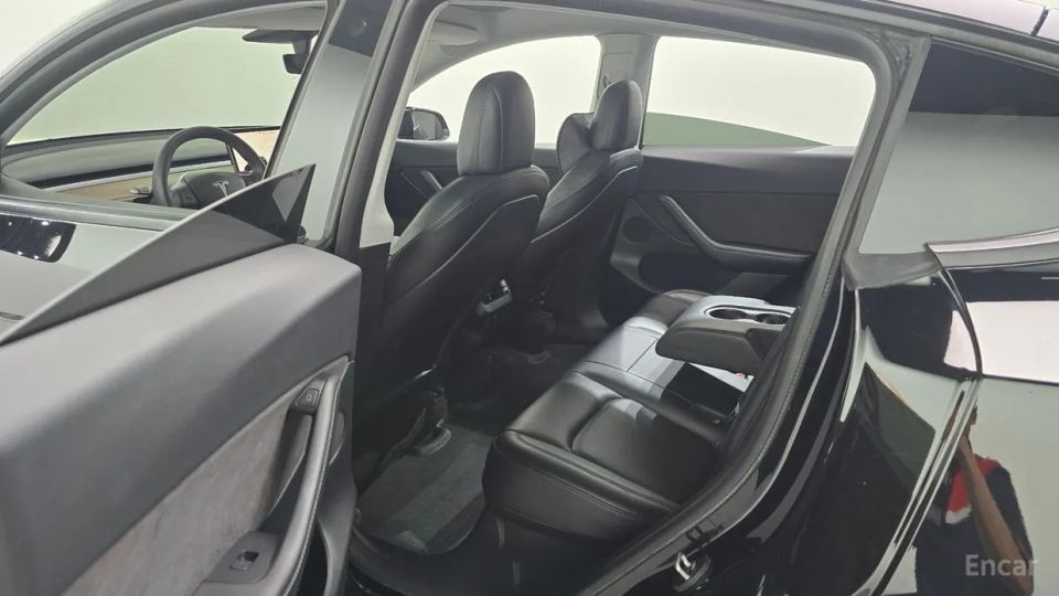 Tesla model-y