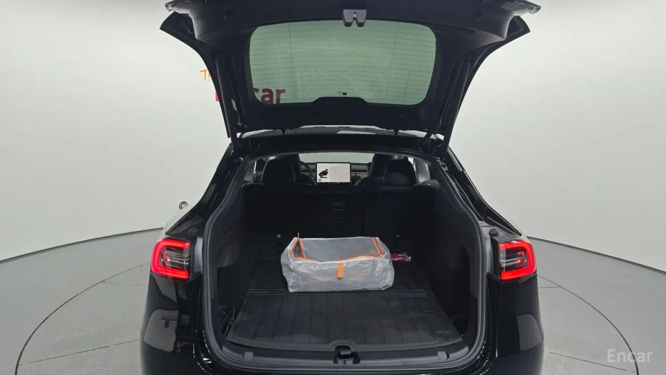 Tesla model-y