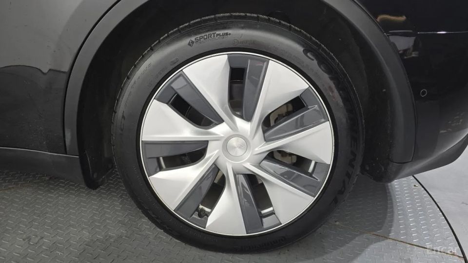 Tesla model-y