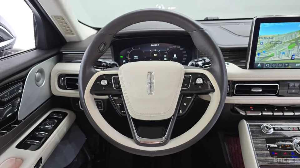 Lincoln Aviator