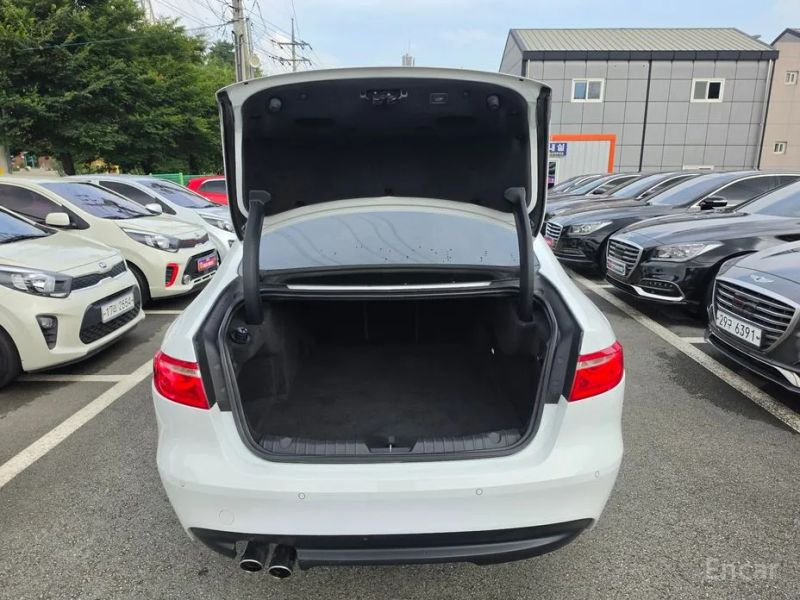 Jaguar xf