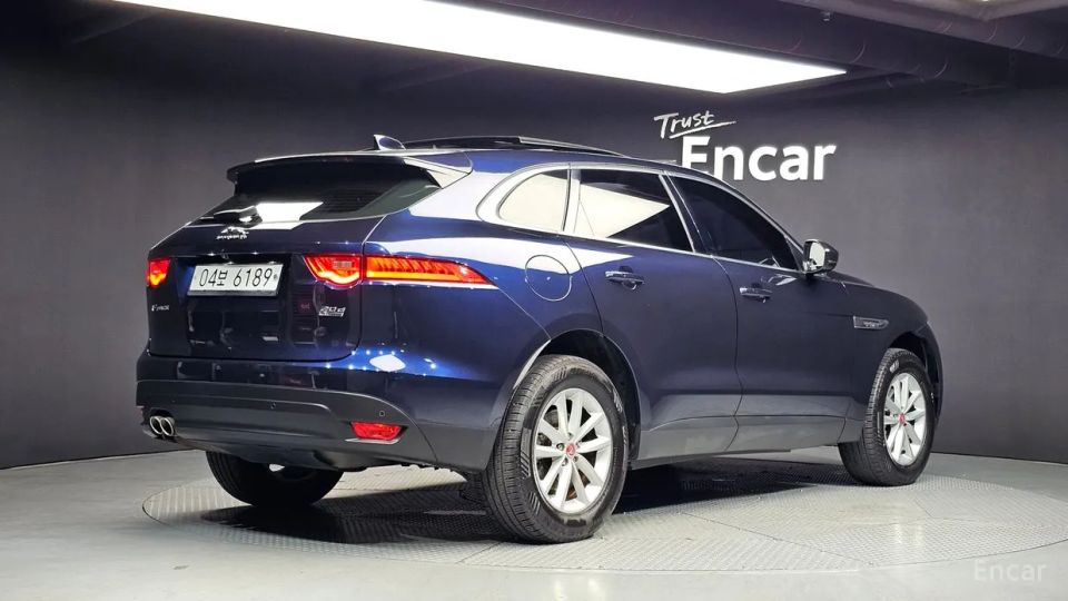 Jaguar F-PACE