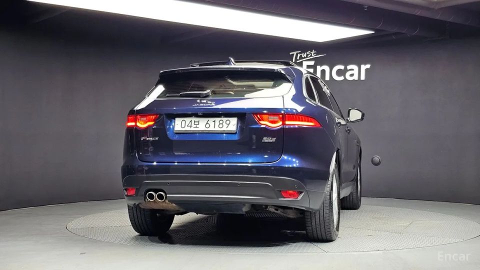 Jaguar F-PACE