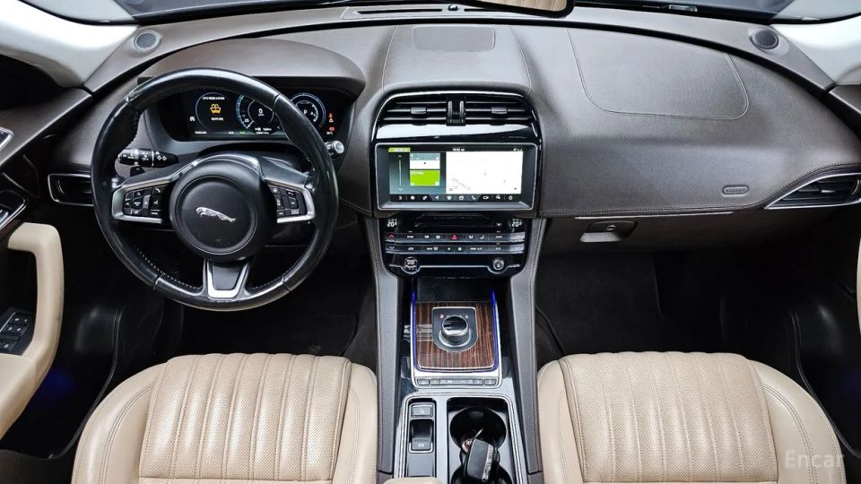 Jaguar F-PACE