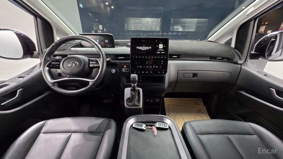 Hyundai Staria