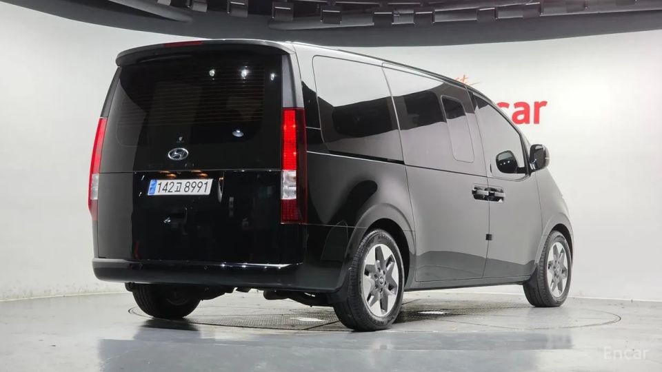 Hyundai Staria