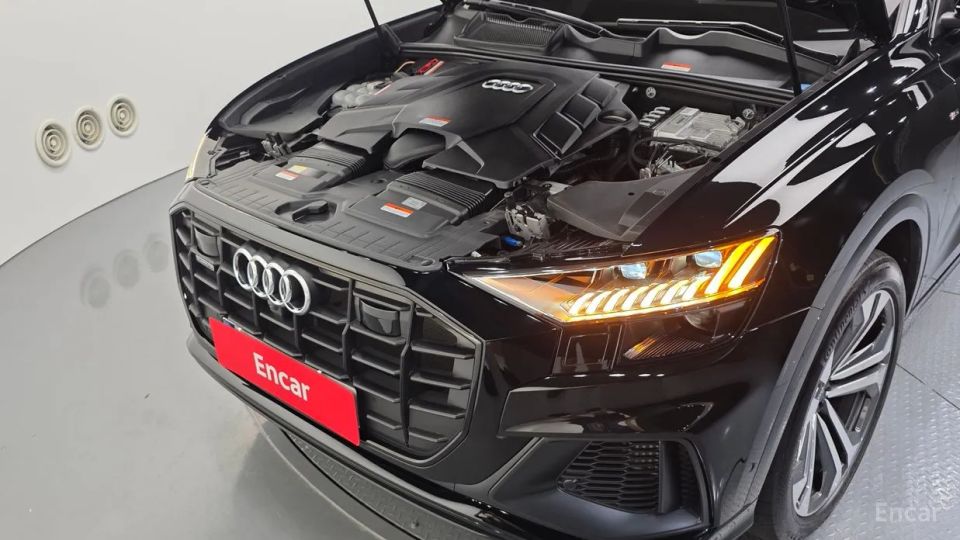 Audi Q8