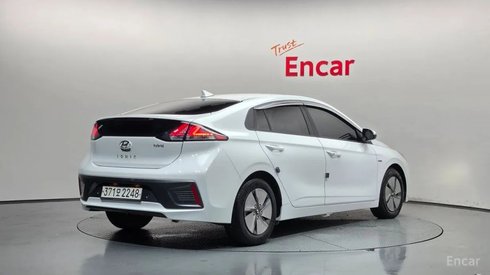 Hyundai Ioniq
