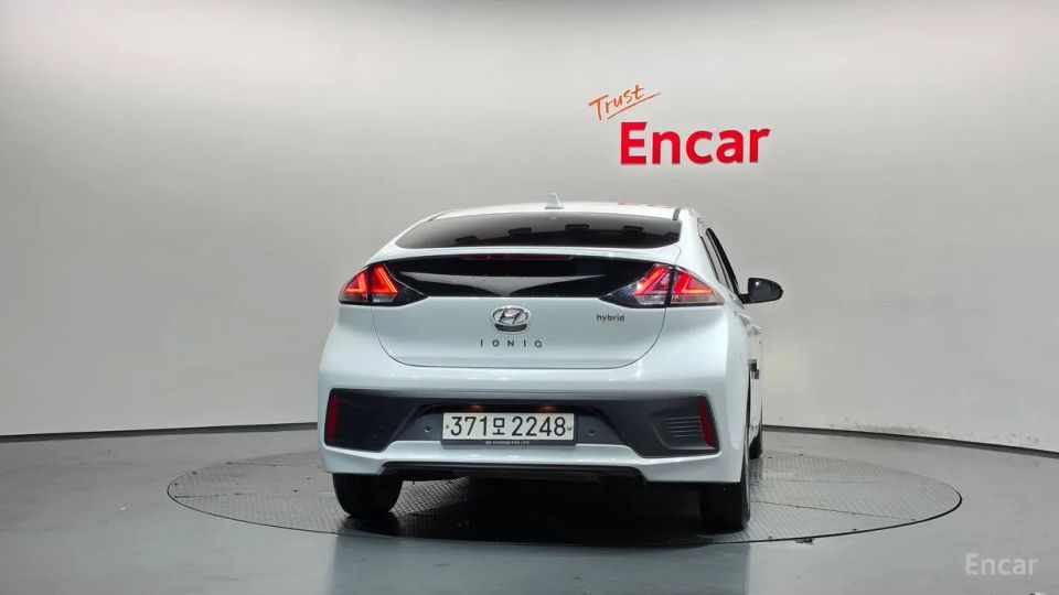 Hyundai Ioniq