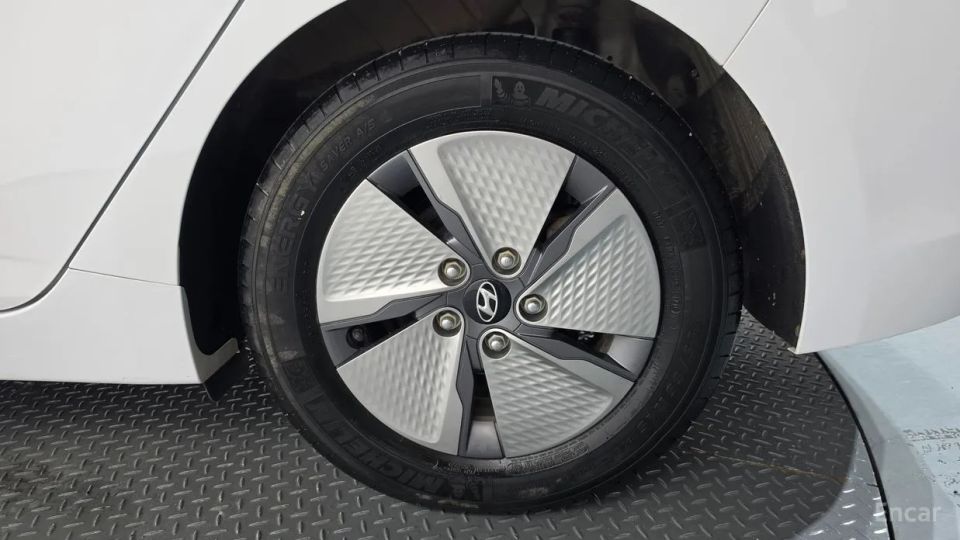 Hyundai Ioniq