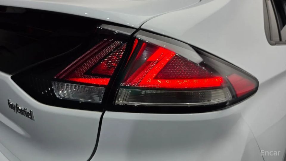 Hyundai Ioniq