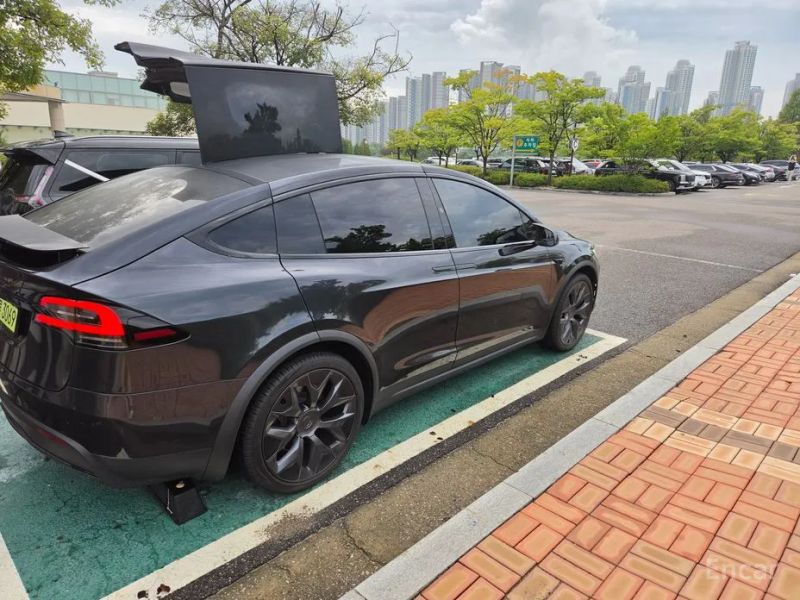 Tesla model-x
