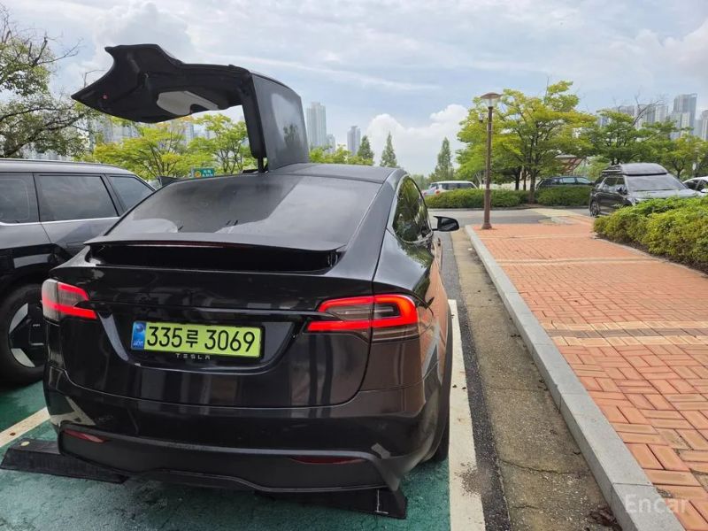 Tesla model-x