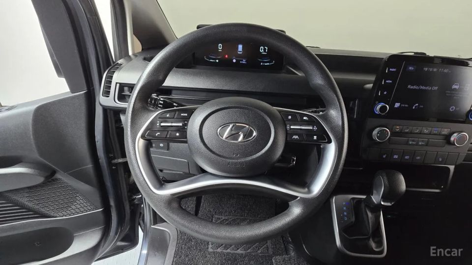 Hyundai Staria
