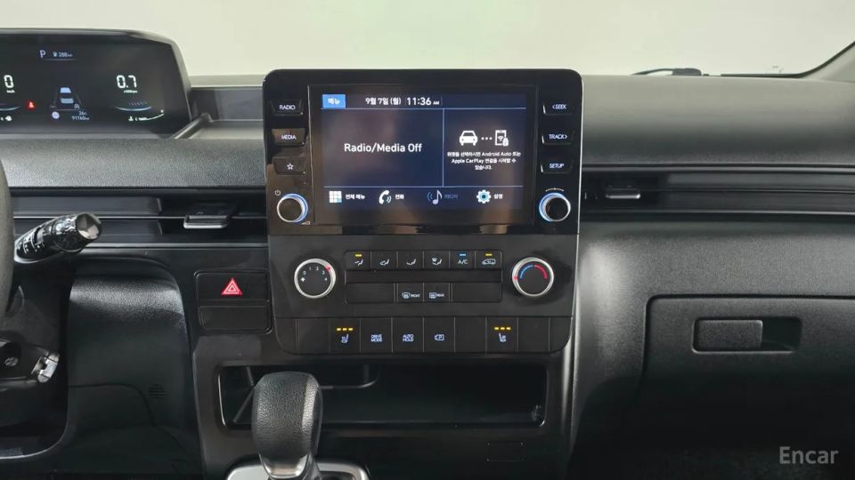 Hyundai Staria
