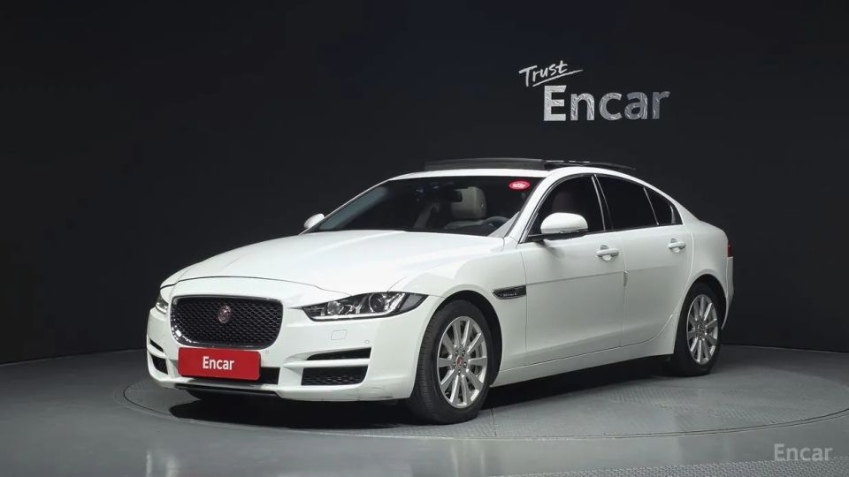Jaguar XE