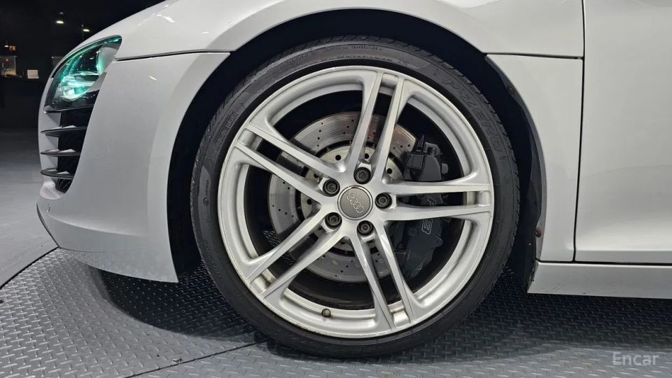 Audi R8