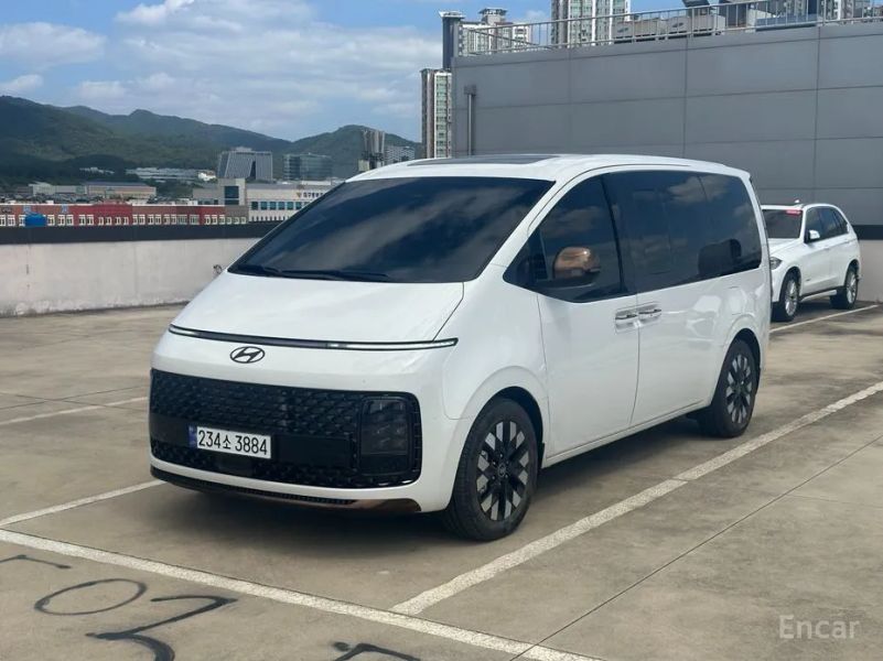 Hyundai Staria
