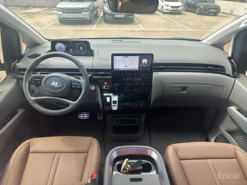 Hyundai Staria