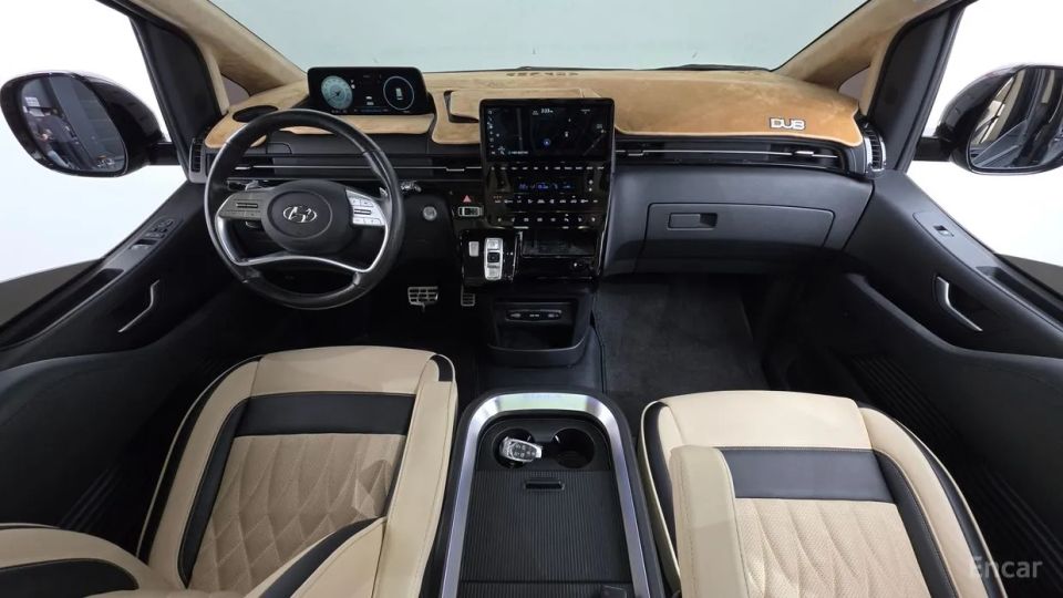 Hyundai Staria